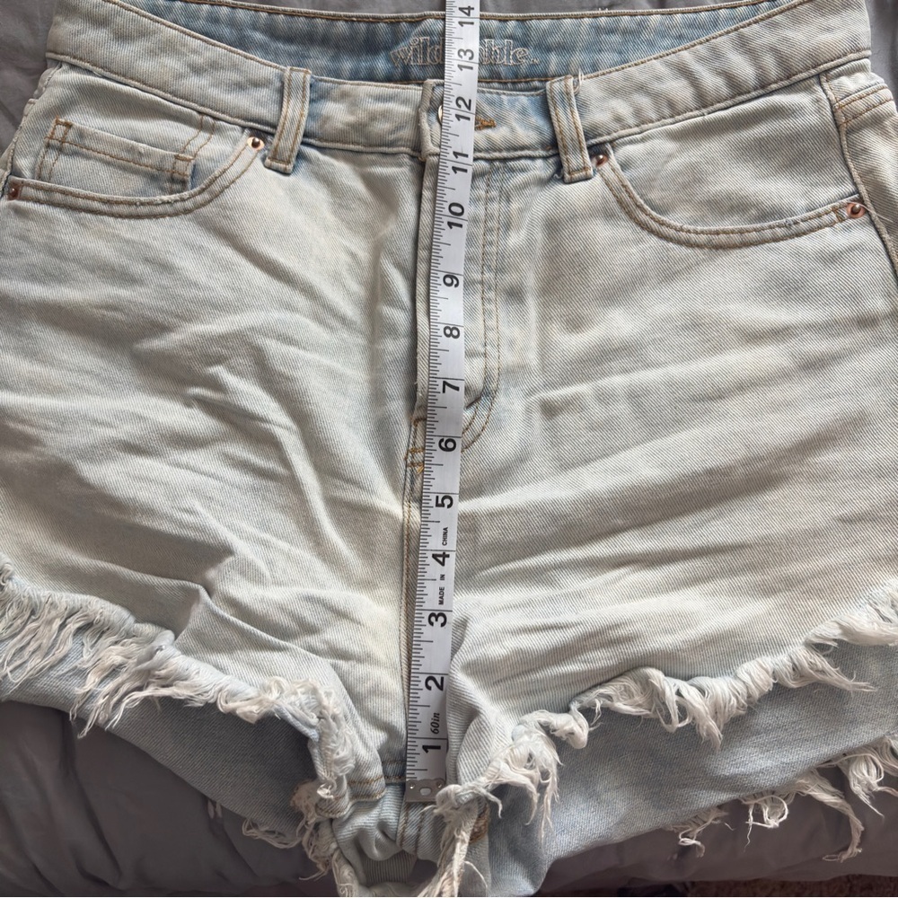 Wild Fable Size 6 Women’s Light Blue Wash High Rise Denim Shorts Size 6 - Picture 12 of 13